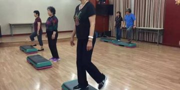 【惊人发现：英国研究员说以下方法能治疗关节疼痛！不由你不信！】